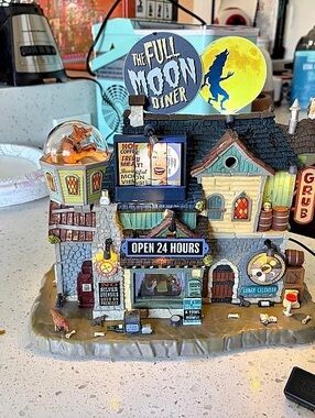Lemax Spookytown The Full Moon Diner Full Moon Diner Lighted Decor